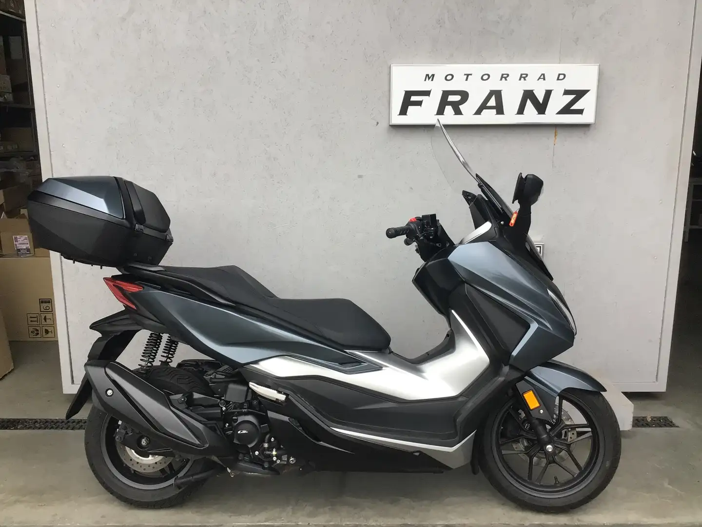 Honda Forza 350 mit originalem Top-Case ! ! ! Серый - 1