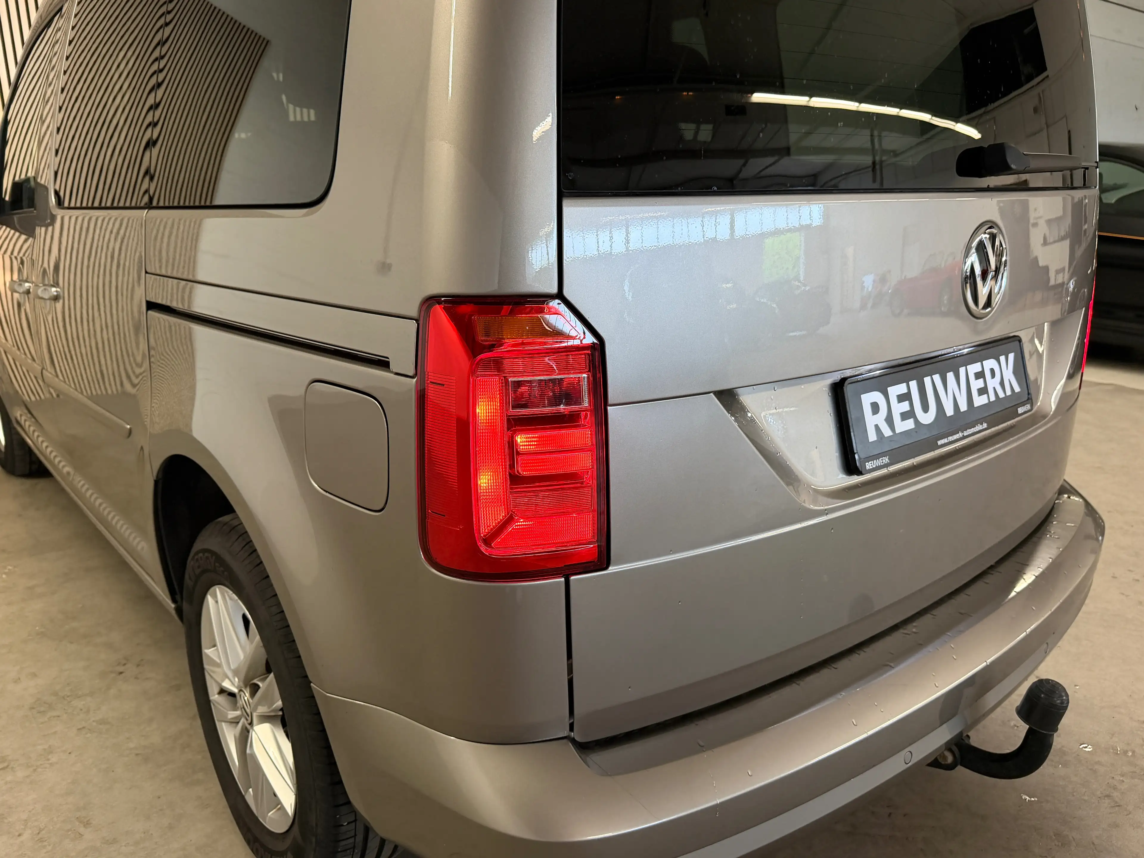 Volkswagen Caddy 2.0TDI Comfortline BMT Navi Sitzheizung PDC AHK — photo 10