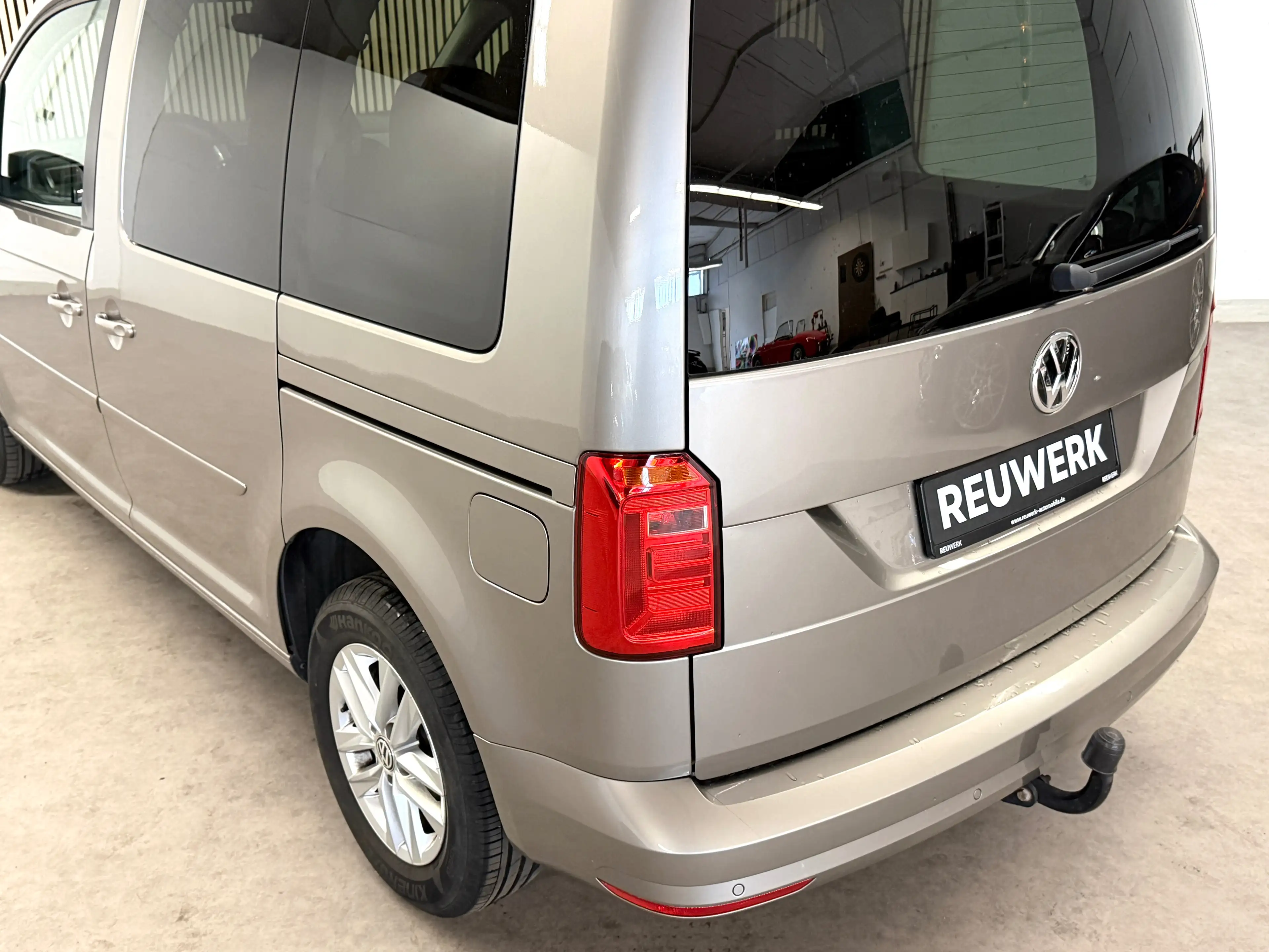 Volkswagen Caddy 2.0TDI Comfortline BMT Navi Sitzheizung PDC AHK — photo 8