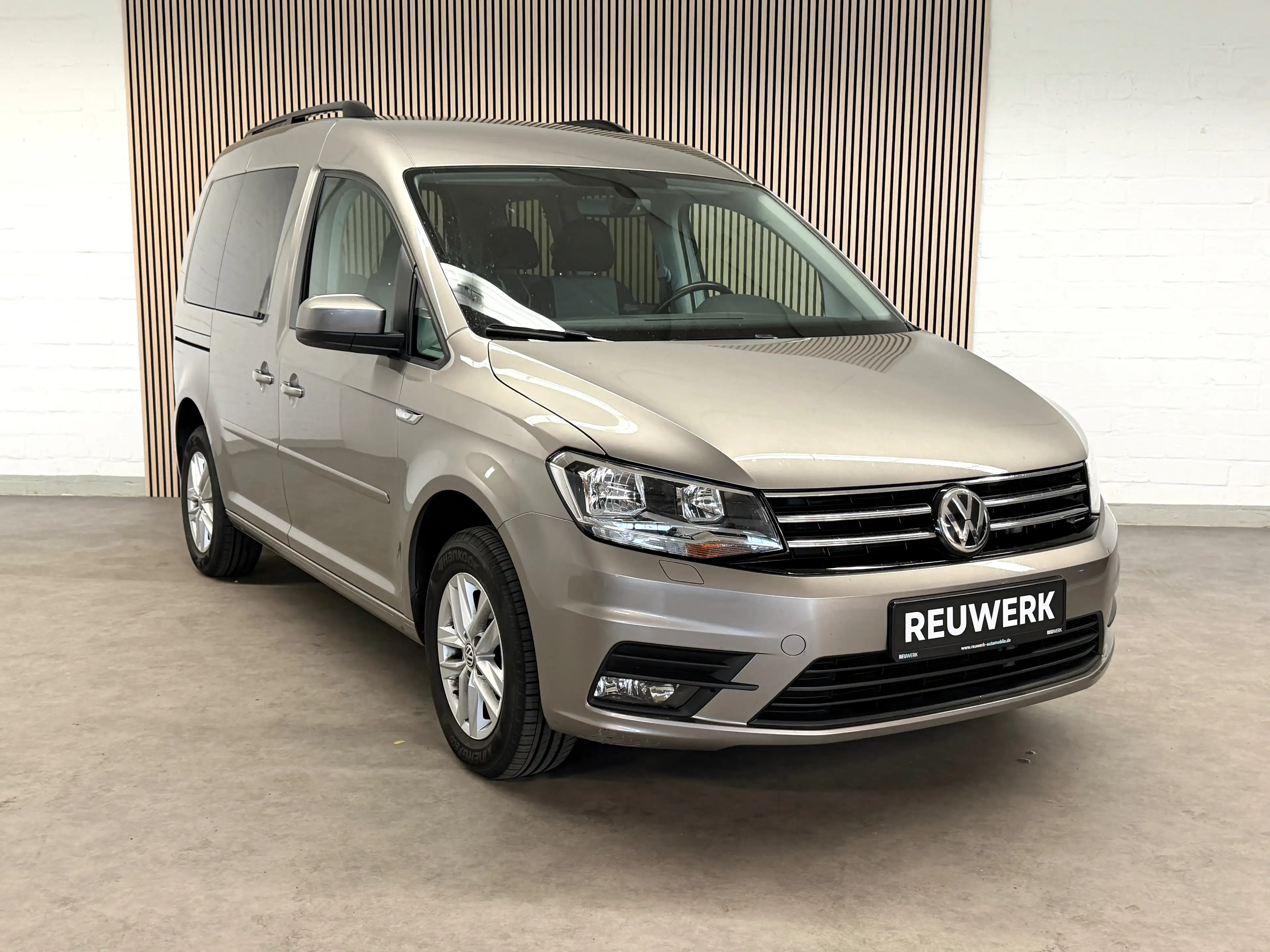 Volkswagen Caddy 2.0TDI Comfortline BMT Navi Sitzheizung PDC AHK — photo 5