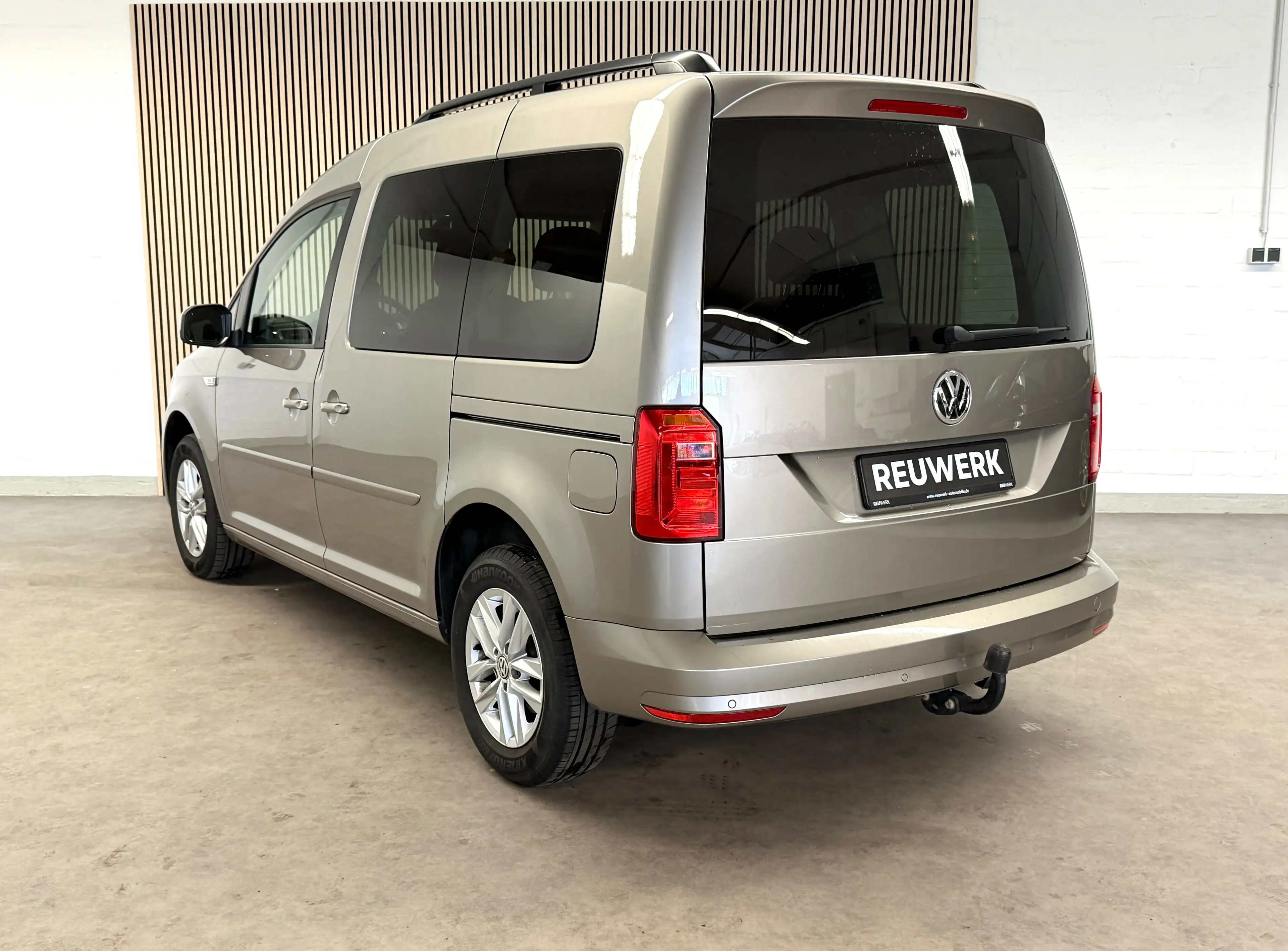Volkswagen Caddy 2.0TDI Comfortline BMT Navi Sitzheizung PDC AHK — photo 7