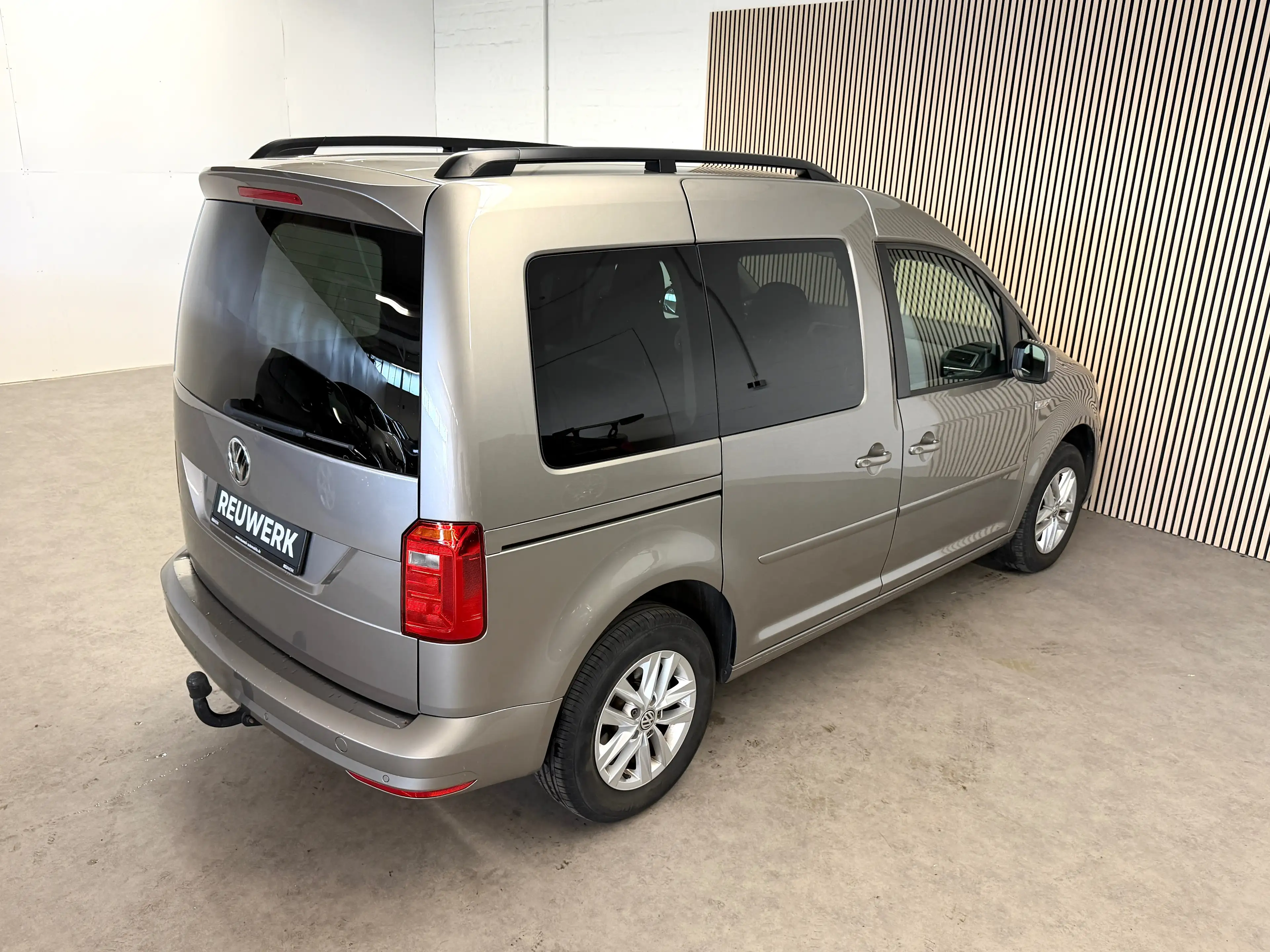 Volkswagen Caddy 2.0TDI Comfortline BMT Navi Sitzheizung PDC AHK — photo 12