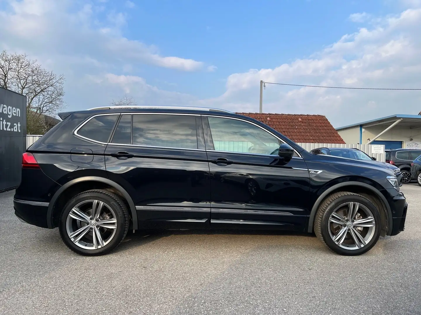 Volkswagen Tiguan 2,0 TDI Allspace R-line | VIRTUAL*AHK*PANO Negru - 2