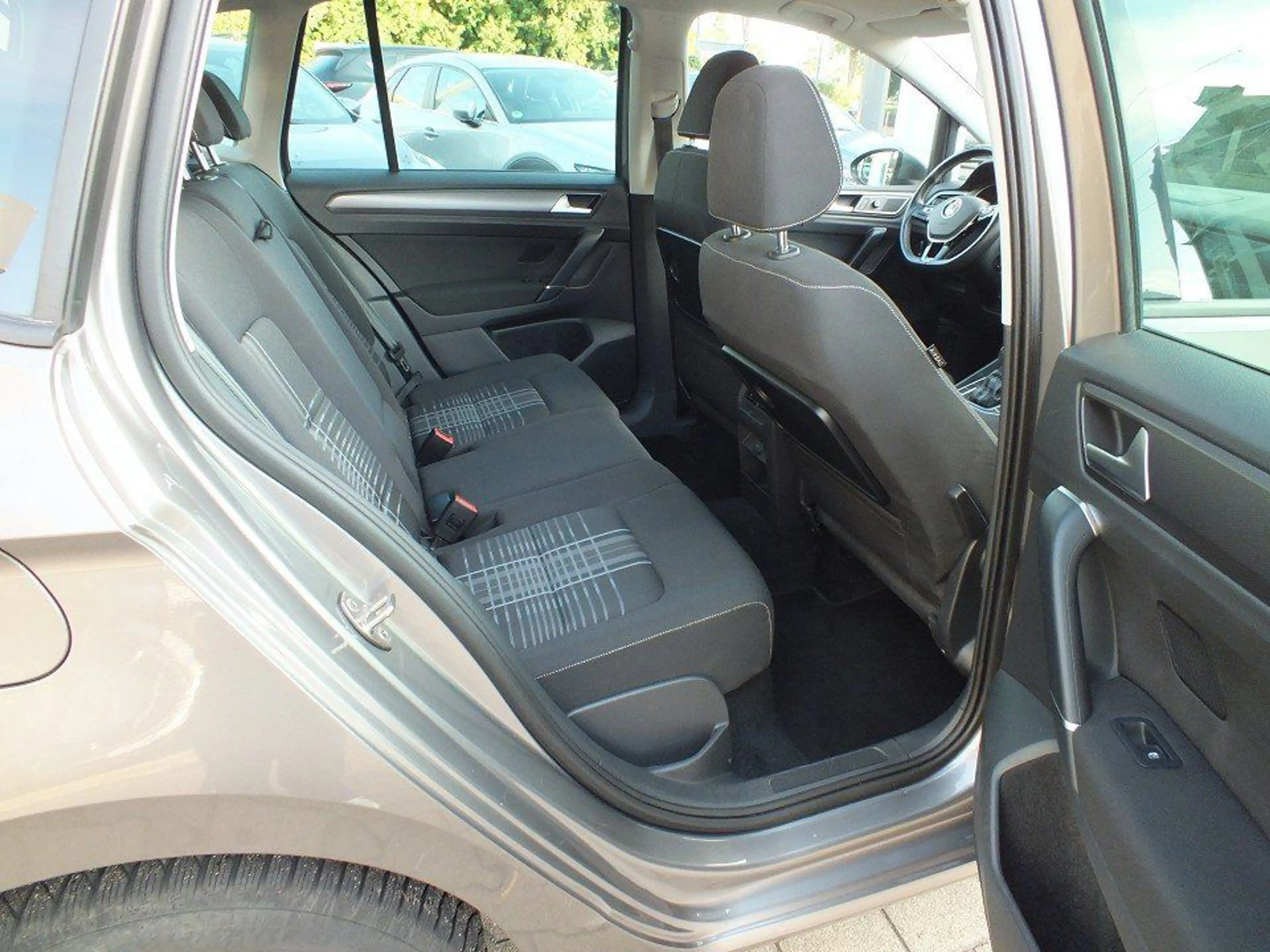Volkswagen Golf Sportsvan VII 1.4 TSI BMT 125 PS Lounge+AHZ — photo 8