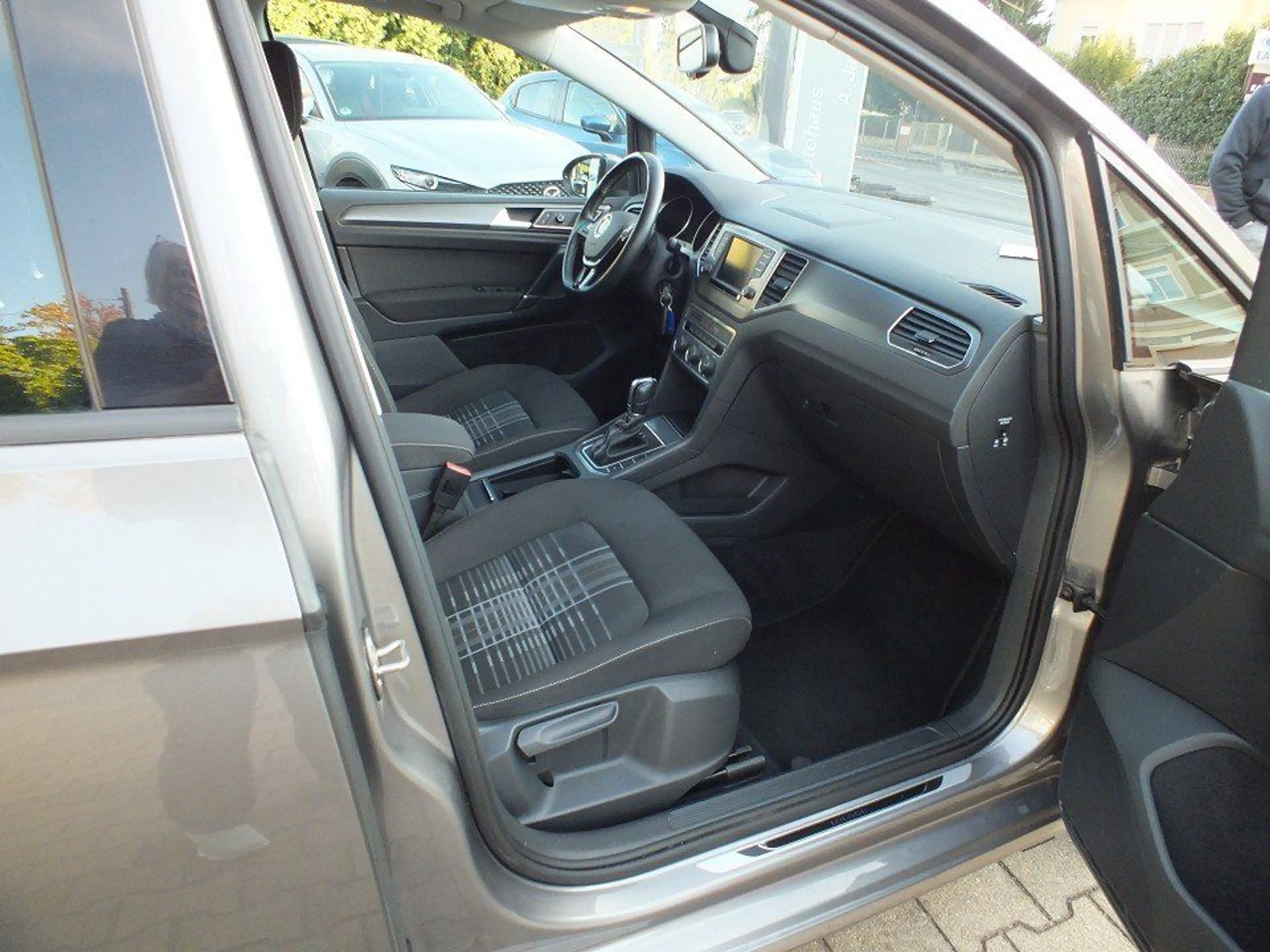 Volkswagen Golf Sportsvan VII 1.4 TSI BMT 125 PS Lounge+AHZ — photo 9
