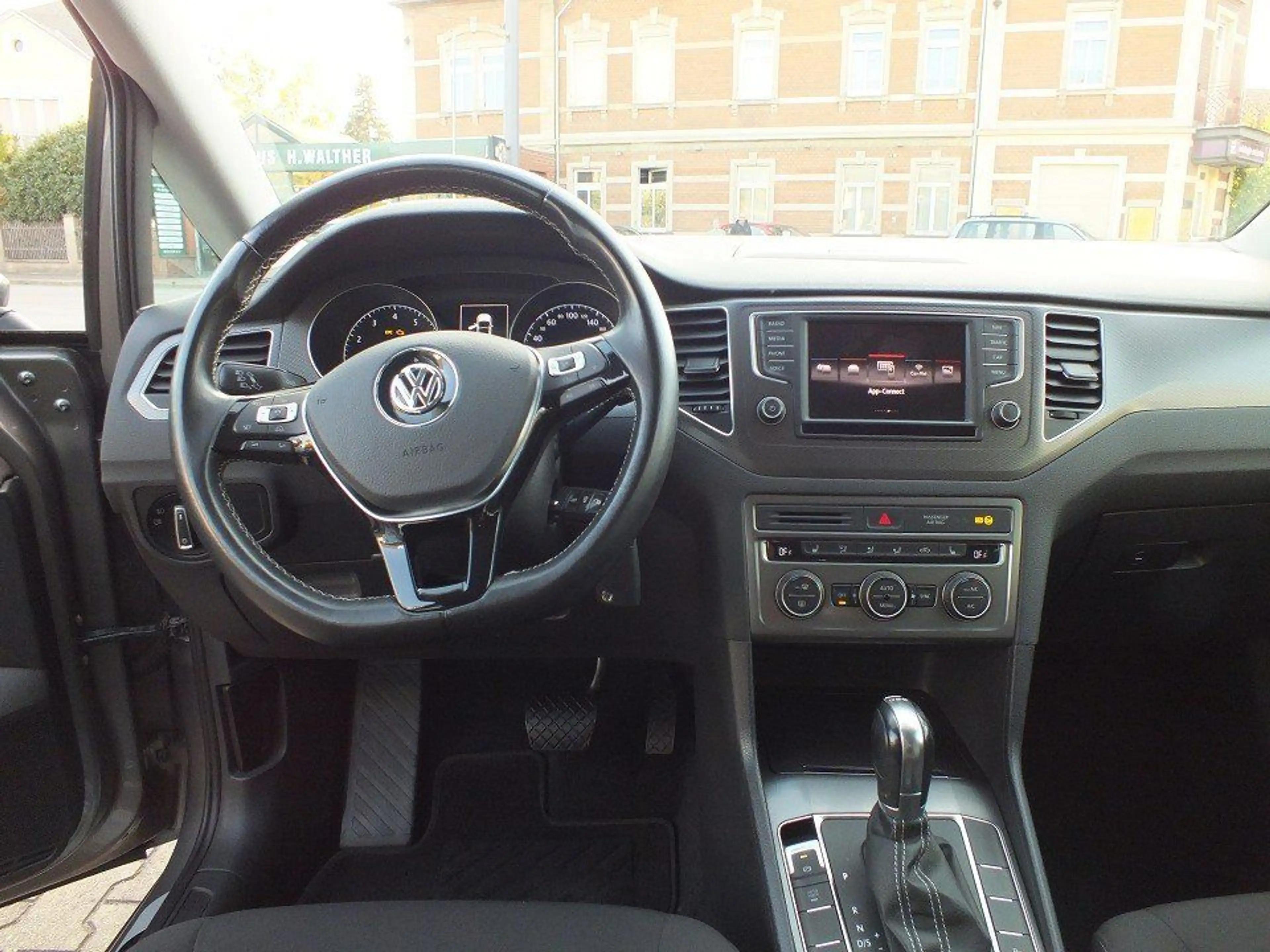 Volkswagen Golf Sportsvan VII 1.4 TSI BMT 125 PS Lounge+AHZ — photo 15