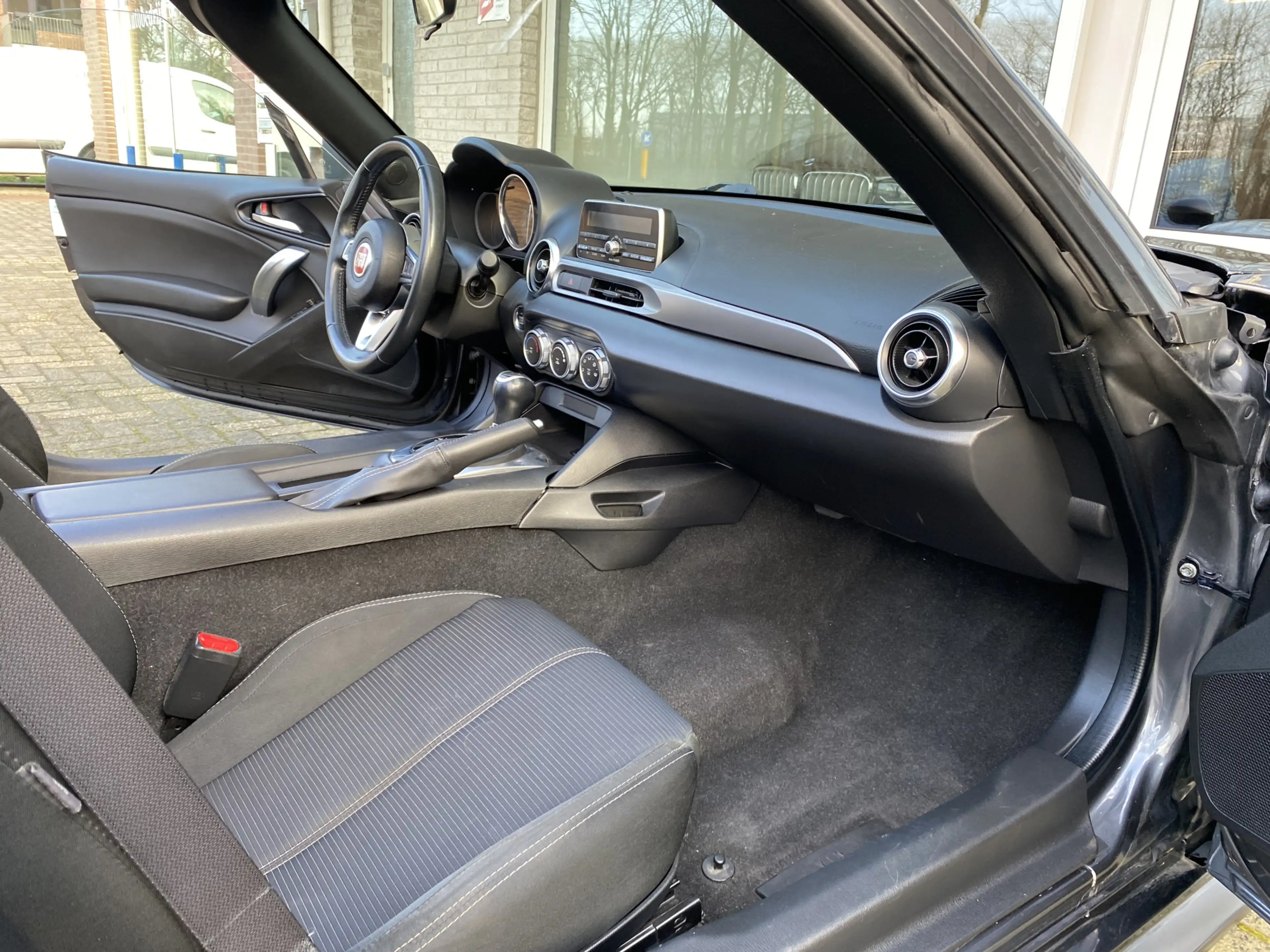 Fiat 124 Spider 1.4 MultiAir Turbo Abarth 125 KW Cruise contr./Air — photo 24