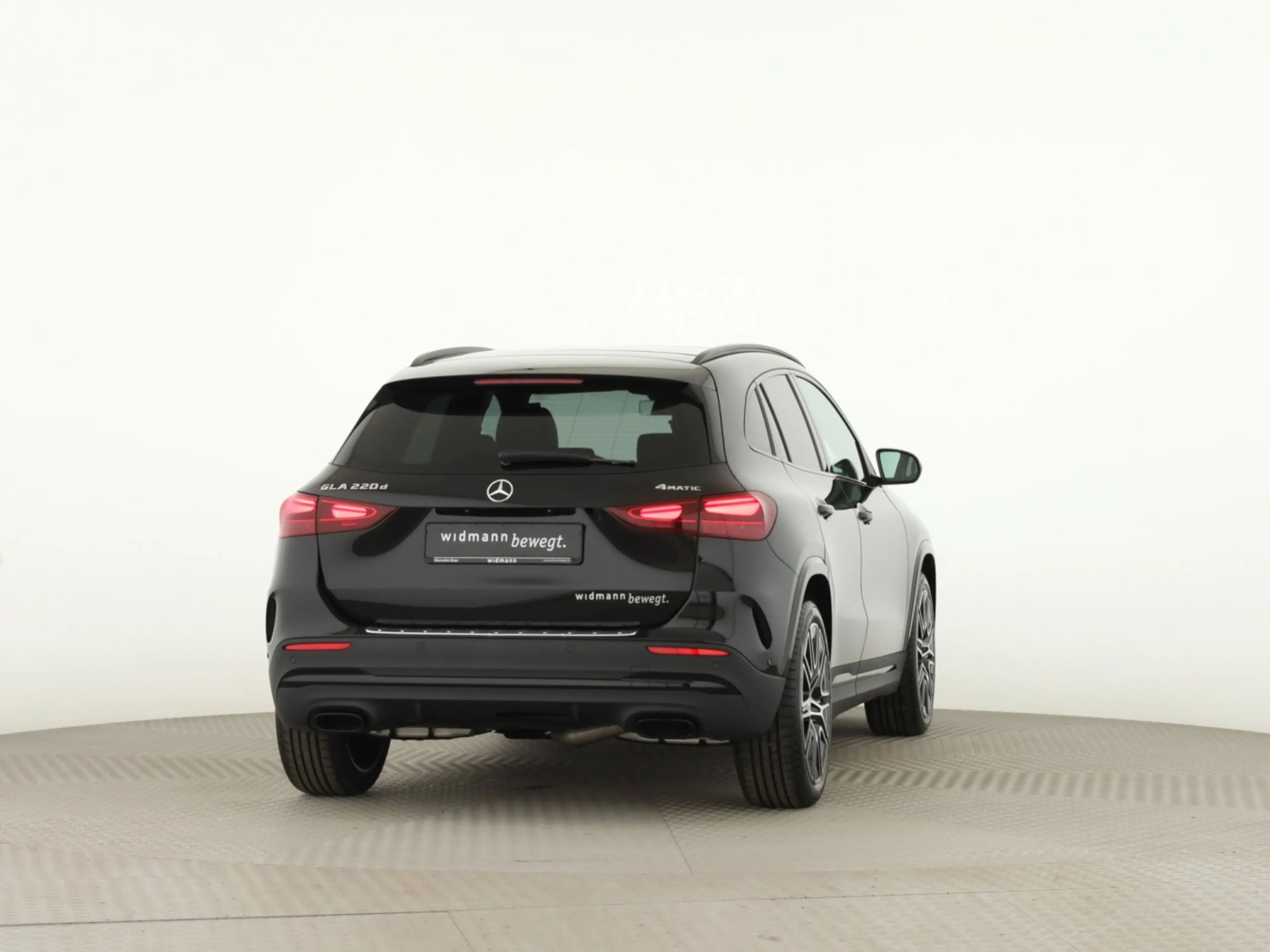 Mercedes-Benz GLA 220 d 4MATIC AMG*Night*360*Fahrass.*Pano*AHK — photo 2
