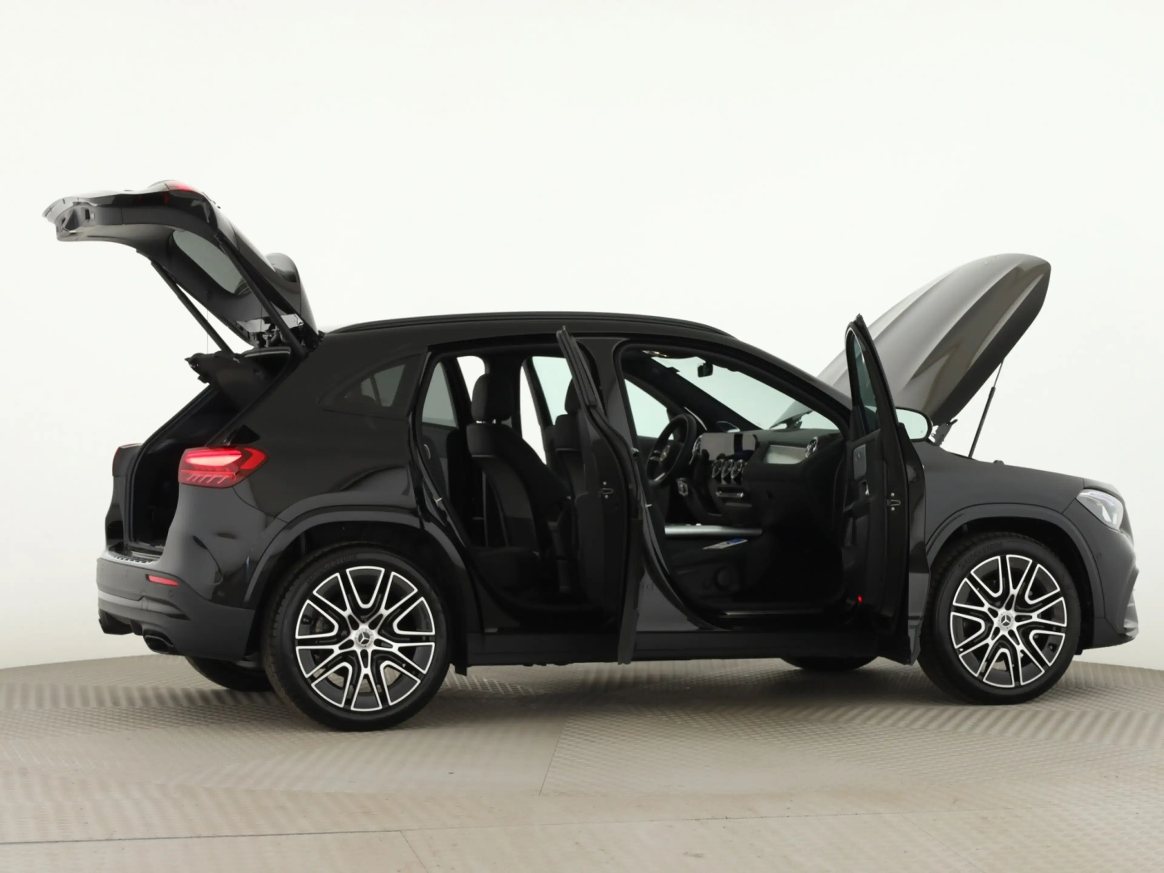 Mercedes-Benz GLA 220 d 4MATIC AMG*Night*360*Fahrass.*Pano*AHK — photo 8