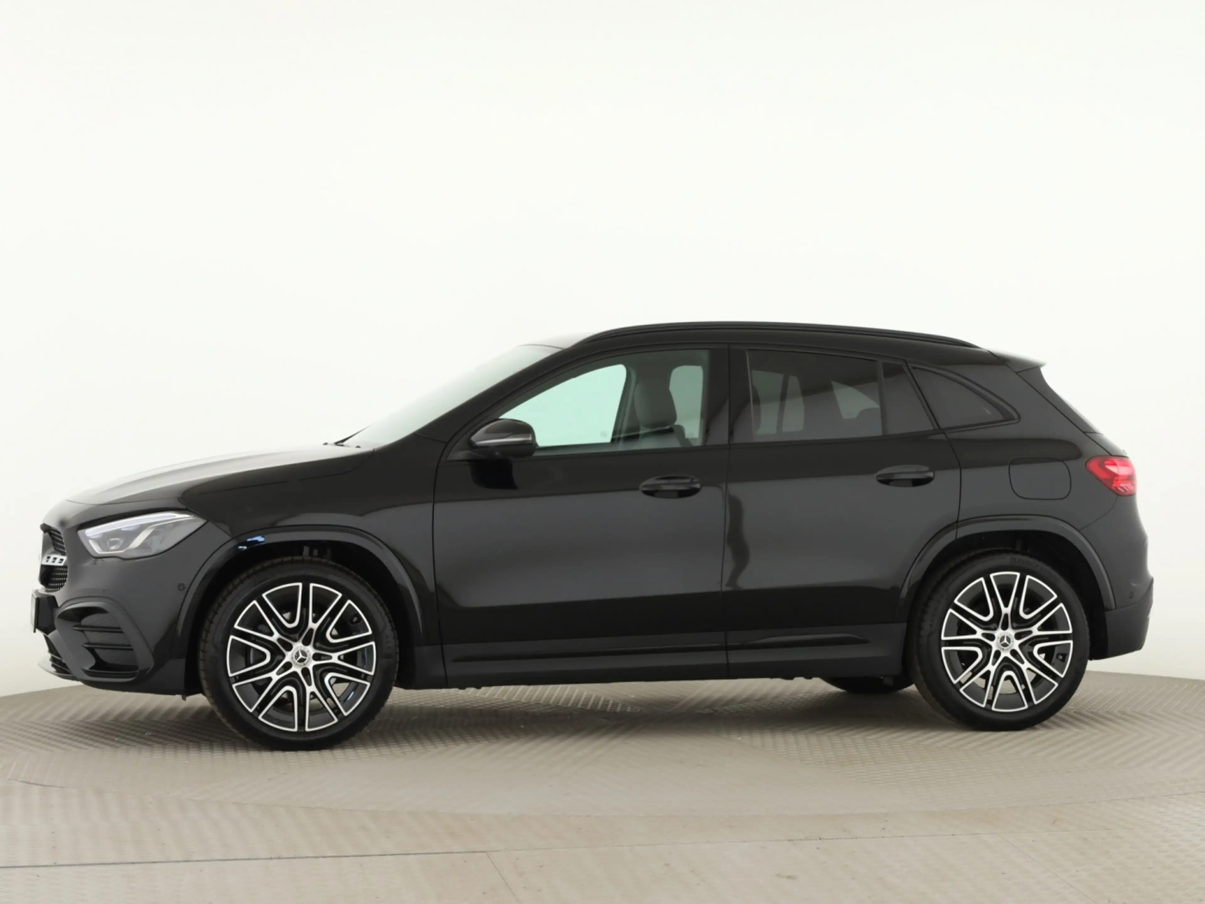 Mercedes-Benz GLA 220 d 4MATIC AMG*Night*360*Fahrass.*Pano*AHK — photo 7
