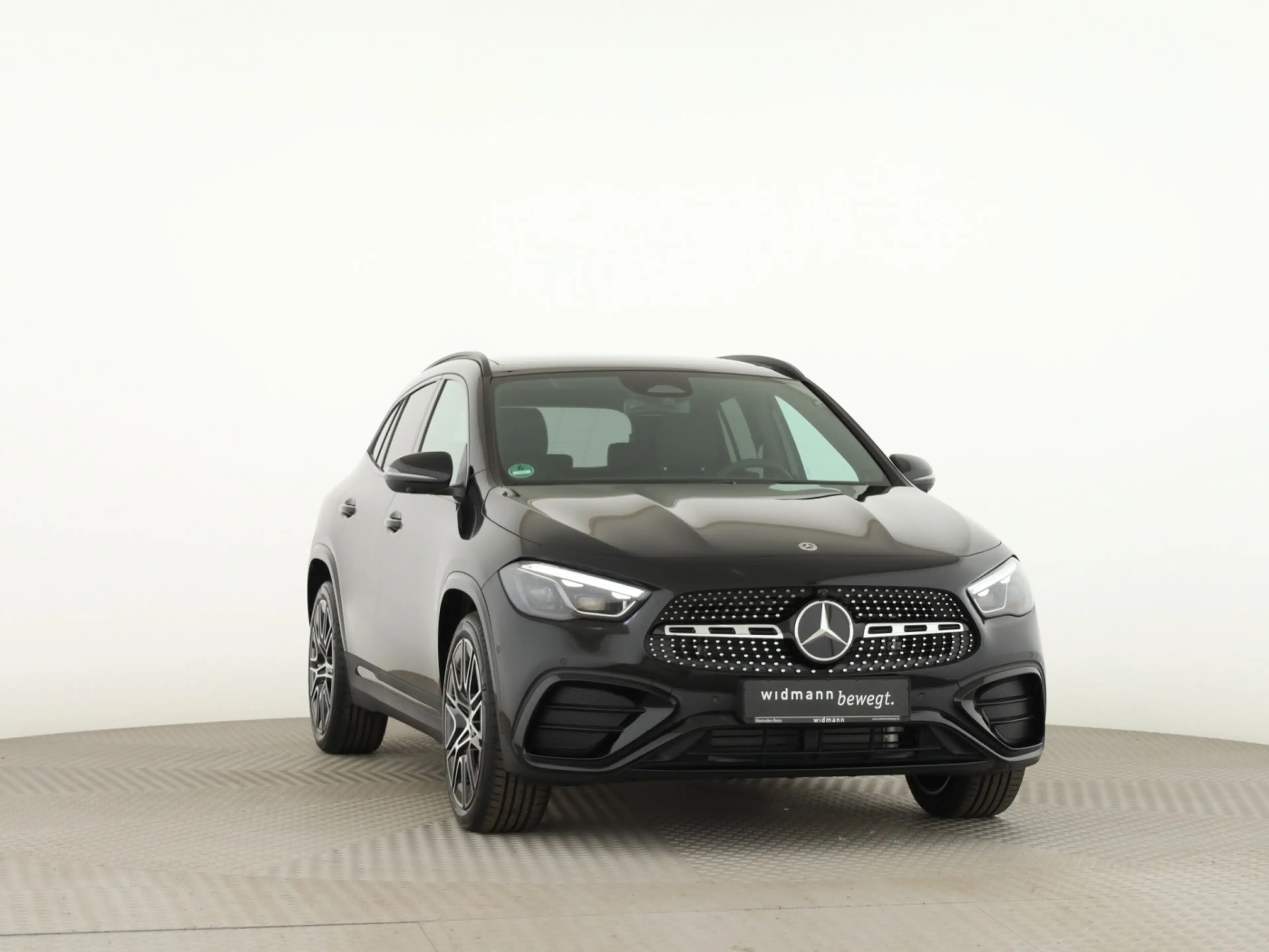 Mercedes-Benz GLA 220 d 4MATIC AMG*Night*360*Fahrass.*Pano*AHK — photo 3