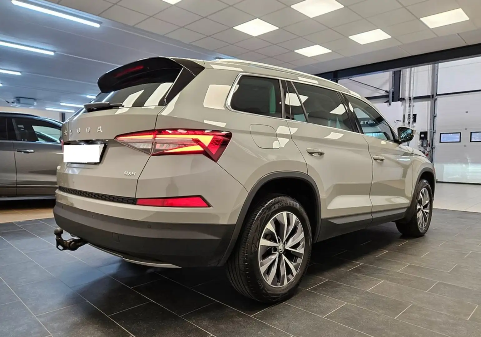 Skoda Kodiaq Style 4x4*Standheizung*AHK Gris - 2