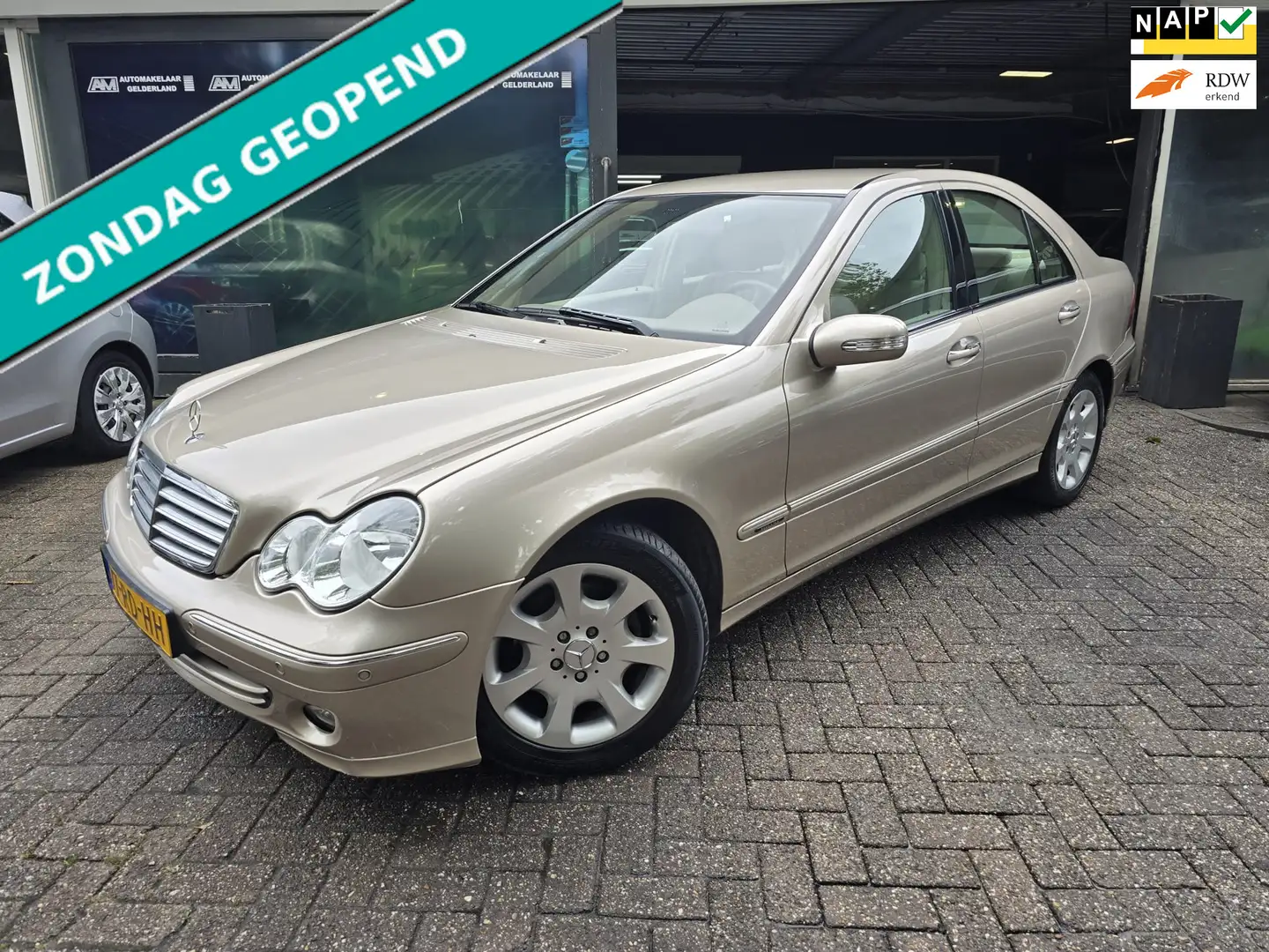 Mercedes-Benz C 200 K. Elegance | AUTOMAAT | 2E EIGENAAR | YOUNGTIMER - 1