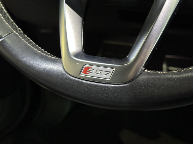 Audi SQ7 Pano*HUD*Leder*LED*MMI-Navi*St-Heizung*Ambinte — photo 15