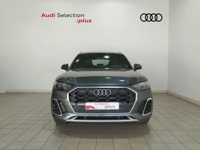 Audi Q5 view 2