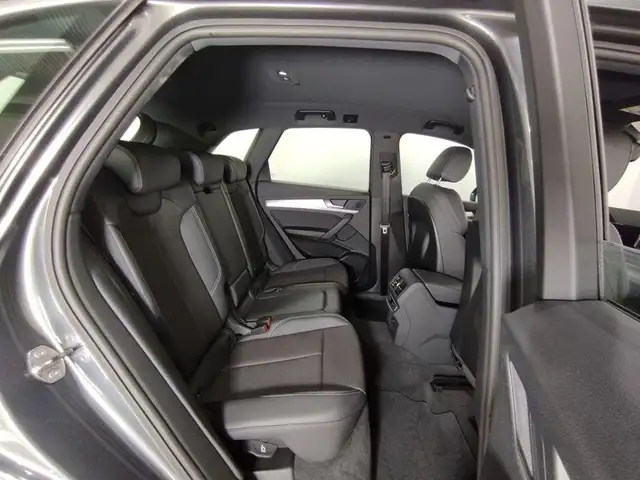 Audi Q5 view 7