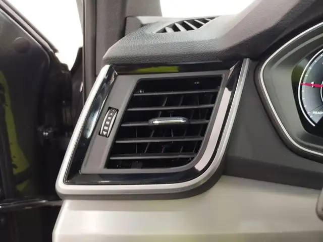Audi Q5 view 14
