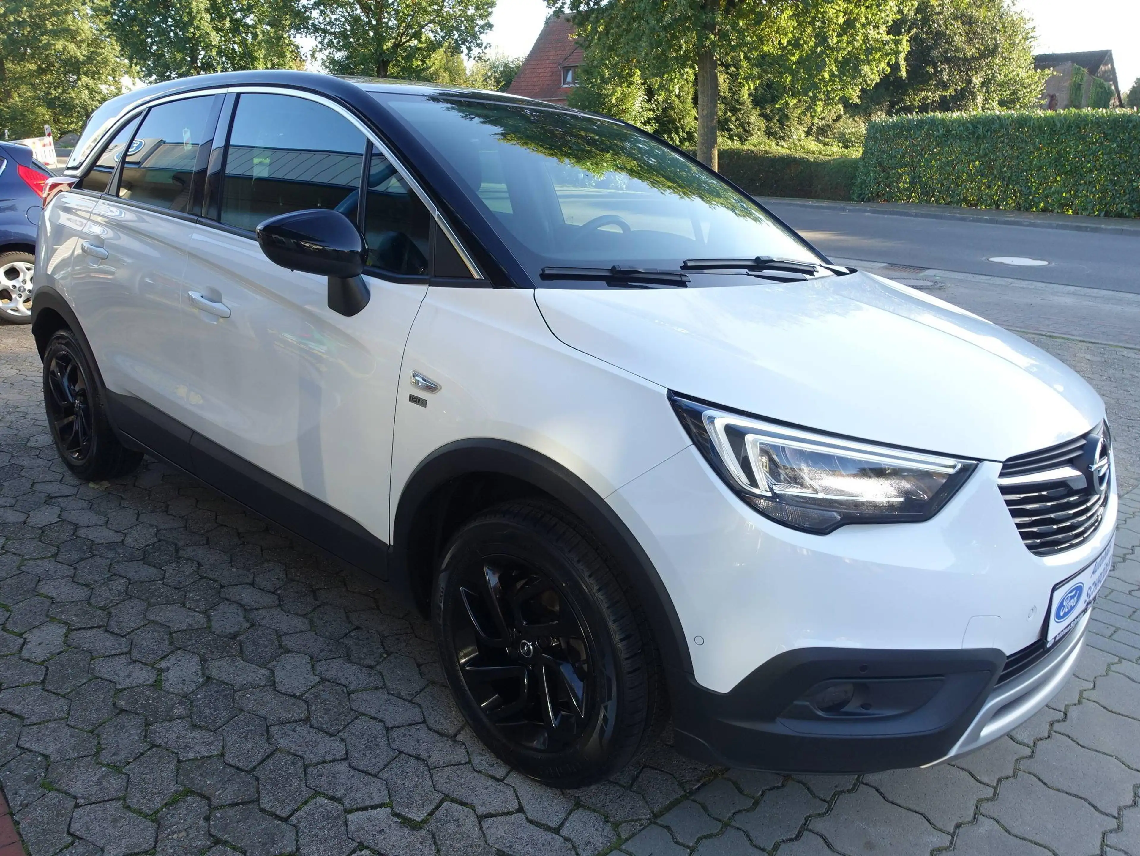 Opel Crossland X 120 Jahre — photo 4
