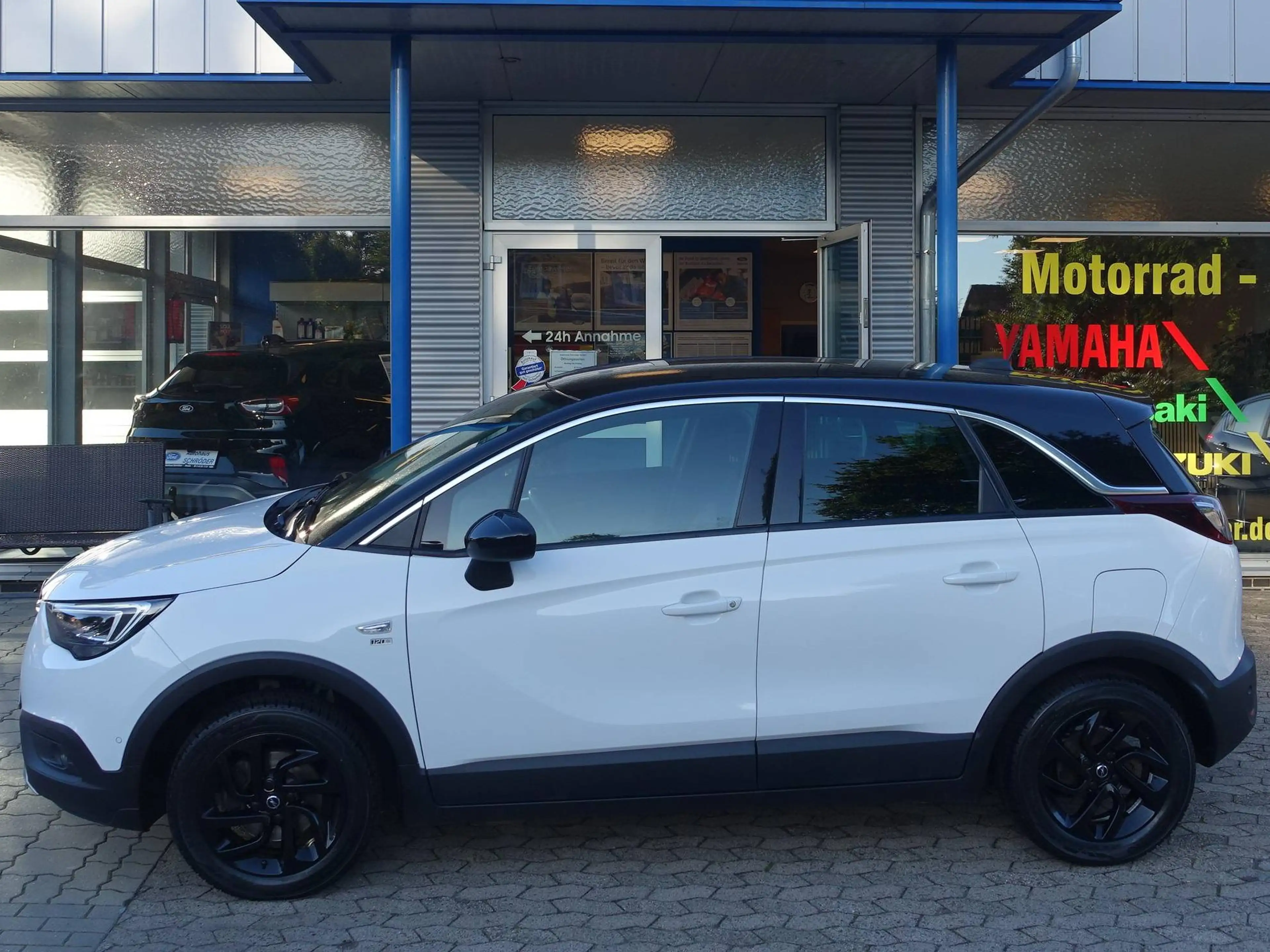 Opel Crossland X 120 Jahre