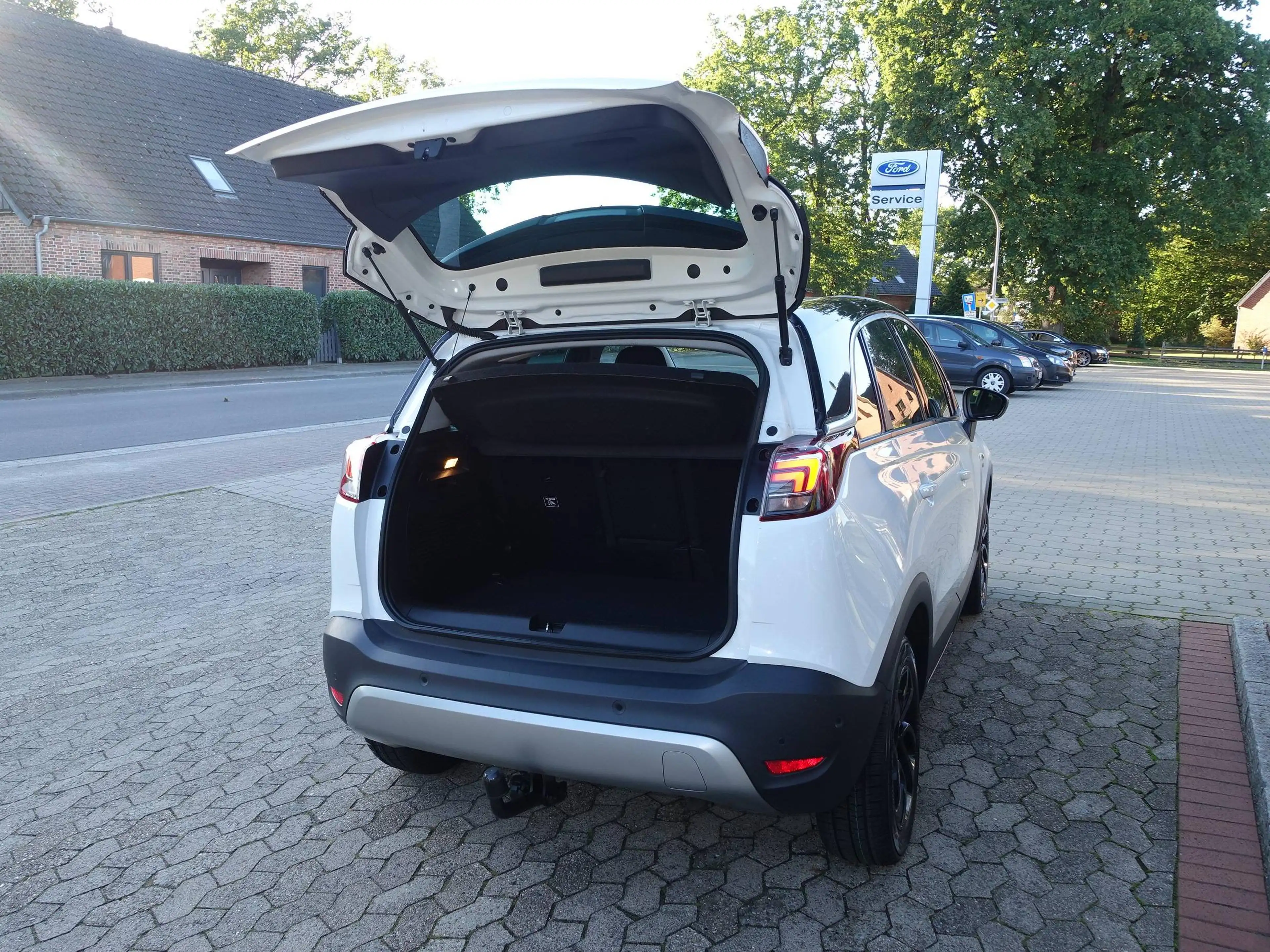Opel Crossland X 120 Jahre — photo 12