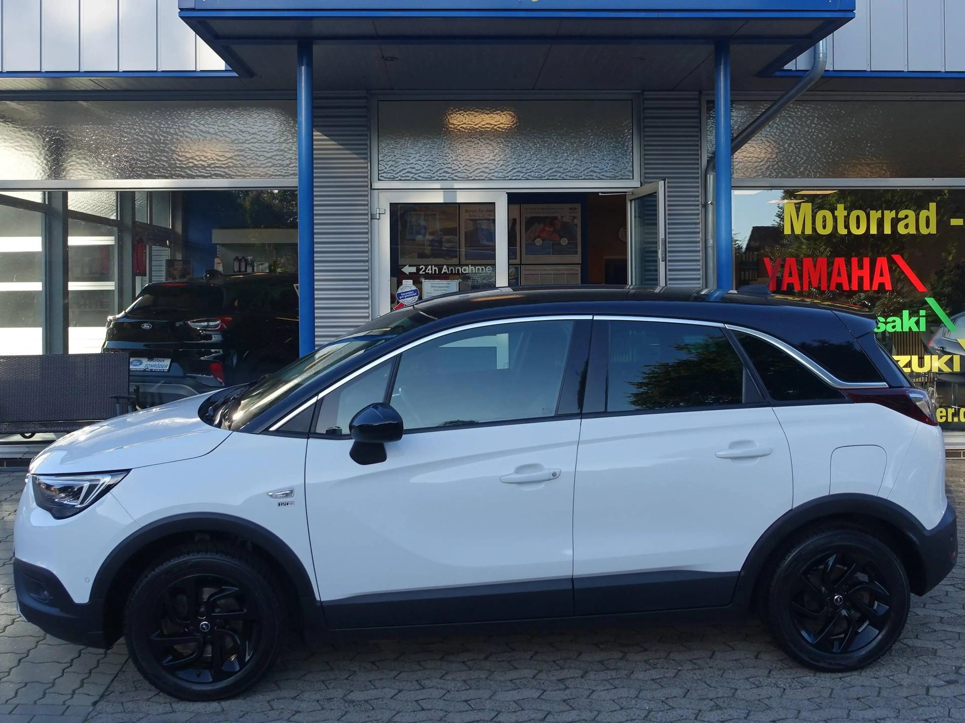 Opel Crossland X 120 Jahre — photo 2
