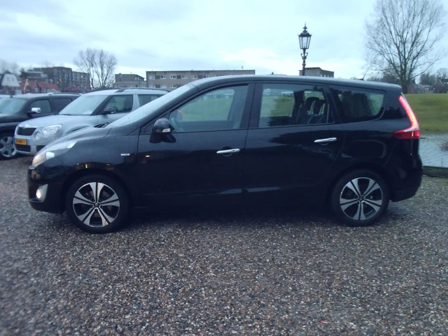 Renault Grand Scenic 2.0 Bose Automaat - Airco - Navigatie Schwarz - 2