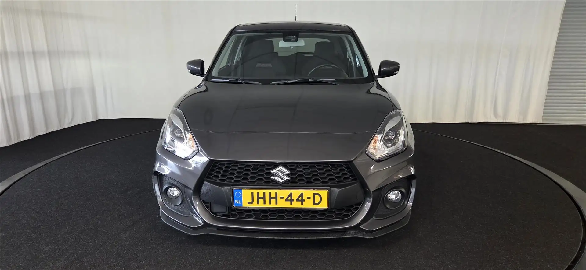 Suzuki Swift 1.4 Boosterjet 129pk Smart Hybrid Sport Grijs - 2