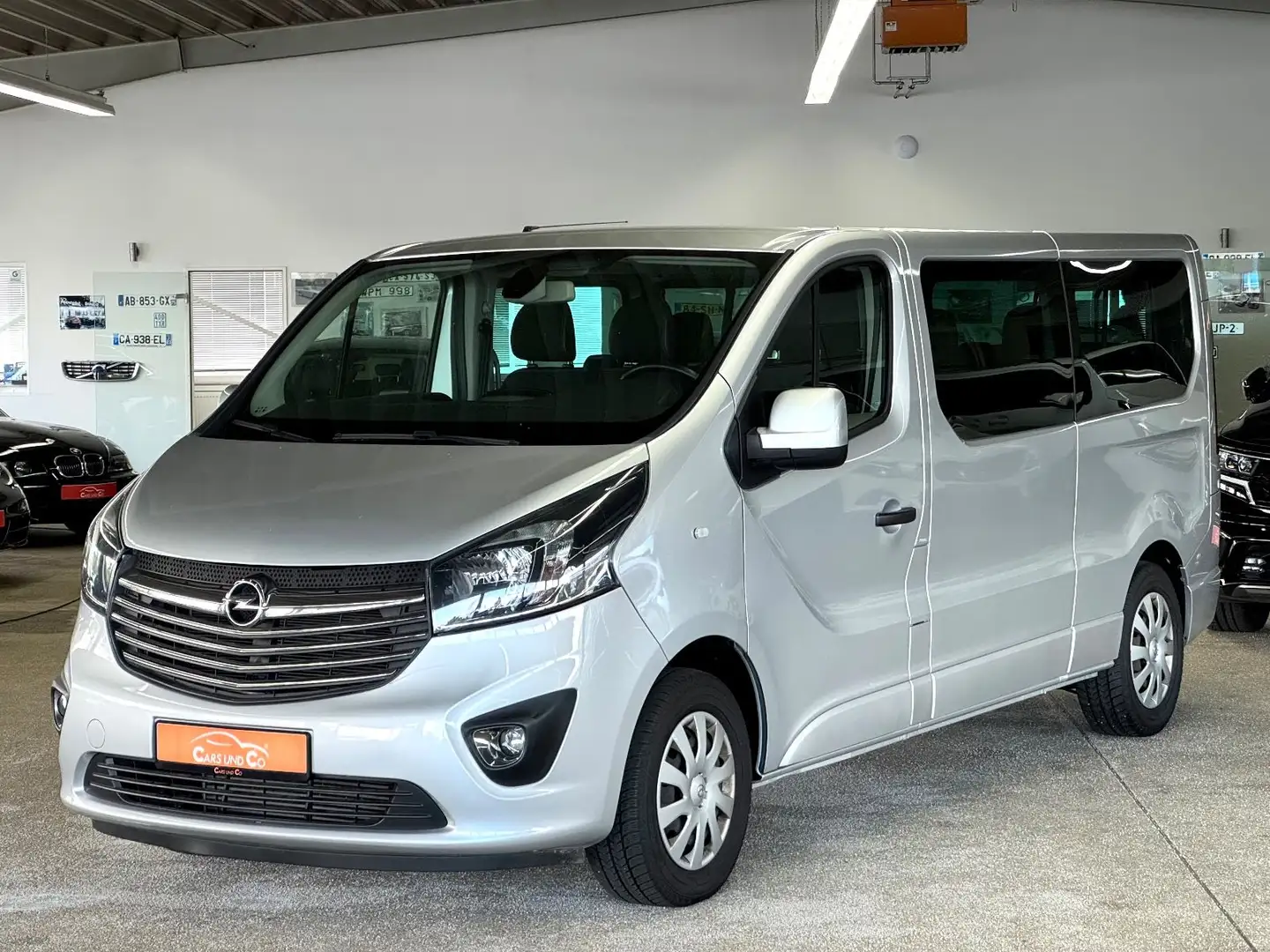 Opel Vivaro B Combi L2H1  9Sitz *AHK*NAV*TEM*KLIMA* Zilver - 1