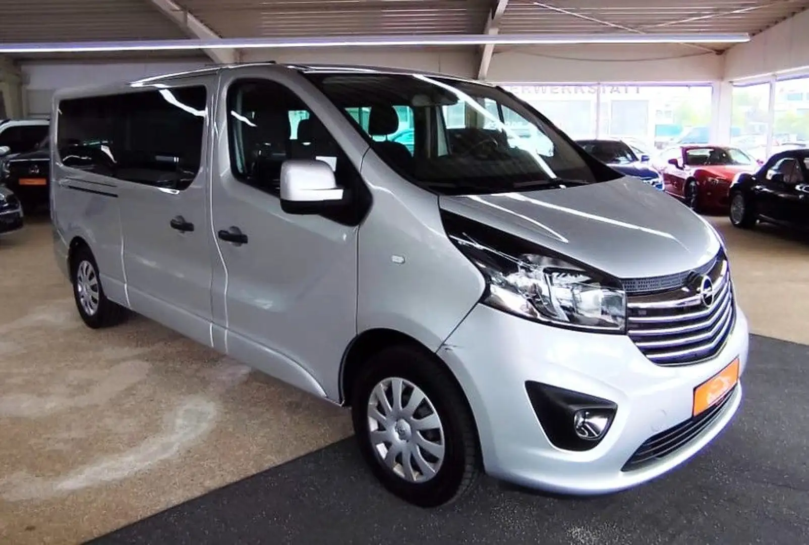 Opel Vivaro B Combi L2H1  9Sitz *AHK*NAV*TEM*KLIMA* Silber - 2