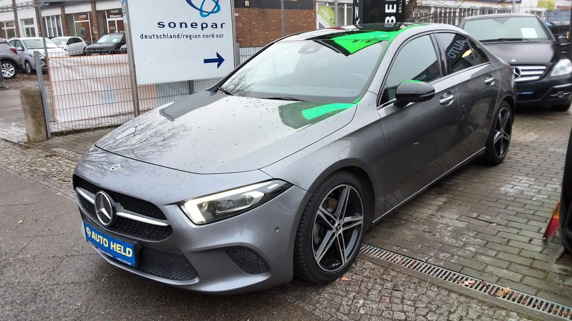 Mercedes-Benz A 200 Limousine Leder,Navi,Pano Grau - 1