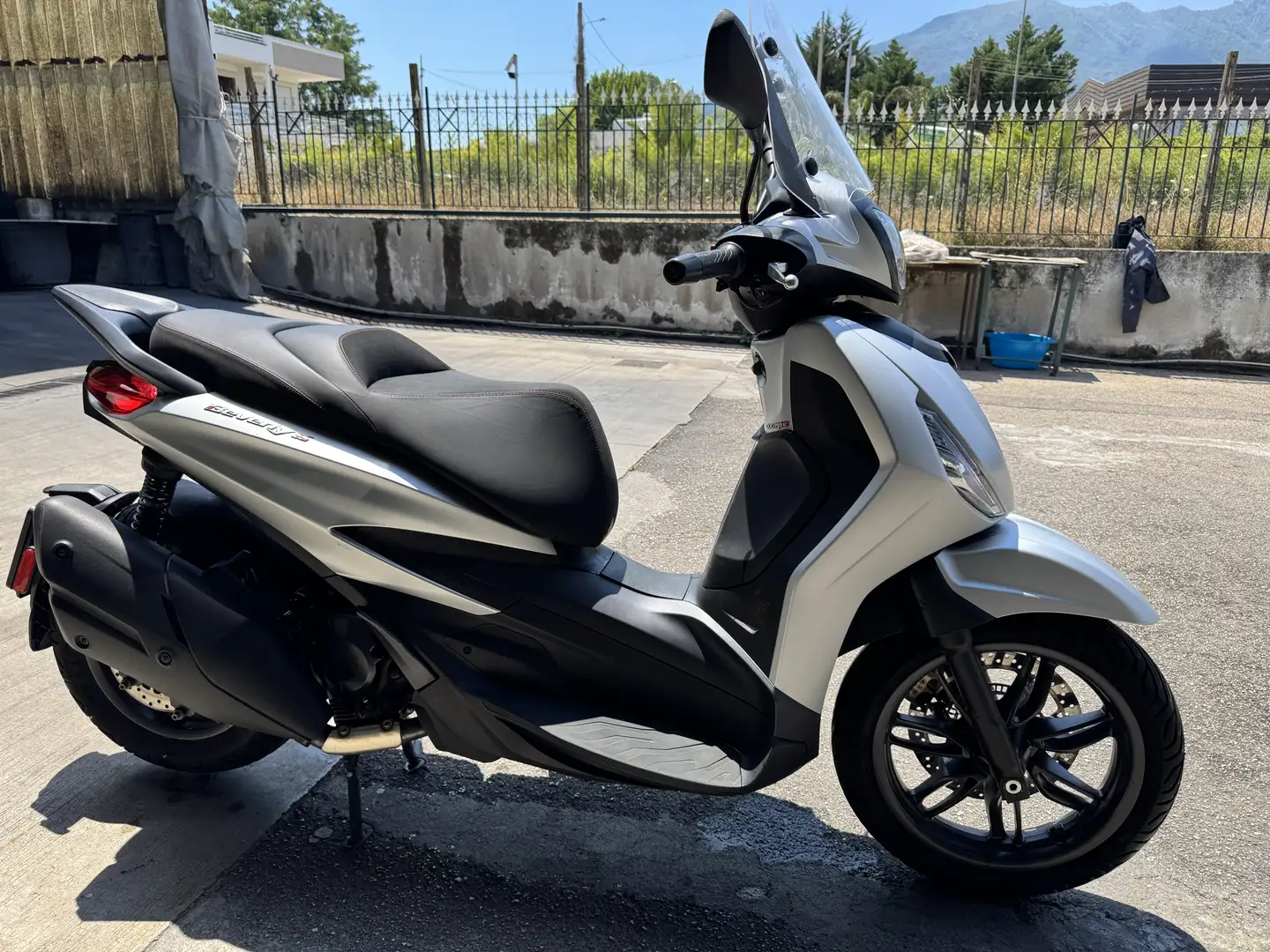 Piaggio Beverly 400 Beverly 400 hpe s Grigio - 1