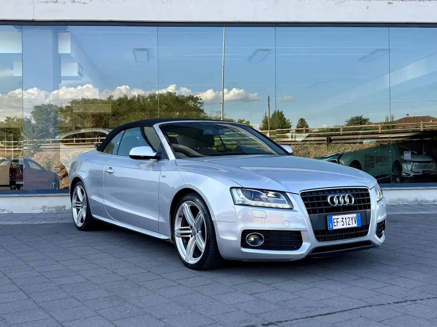 Audi A5 Cabrio 2.0 TDI F.AP. Ambiente Plateado - 1