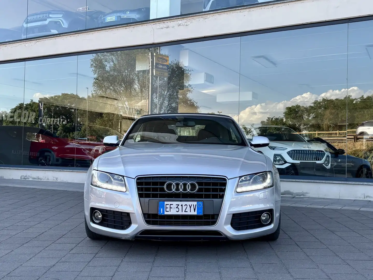 Audi A5 Cabrio 2.0 TDI F.AP. Ambiente Plateado - 2