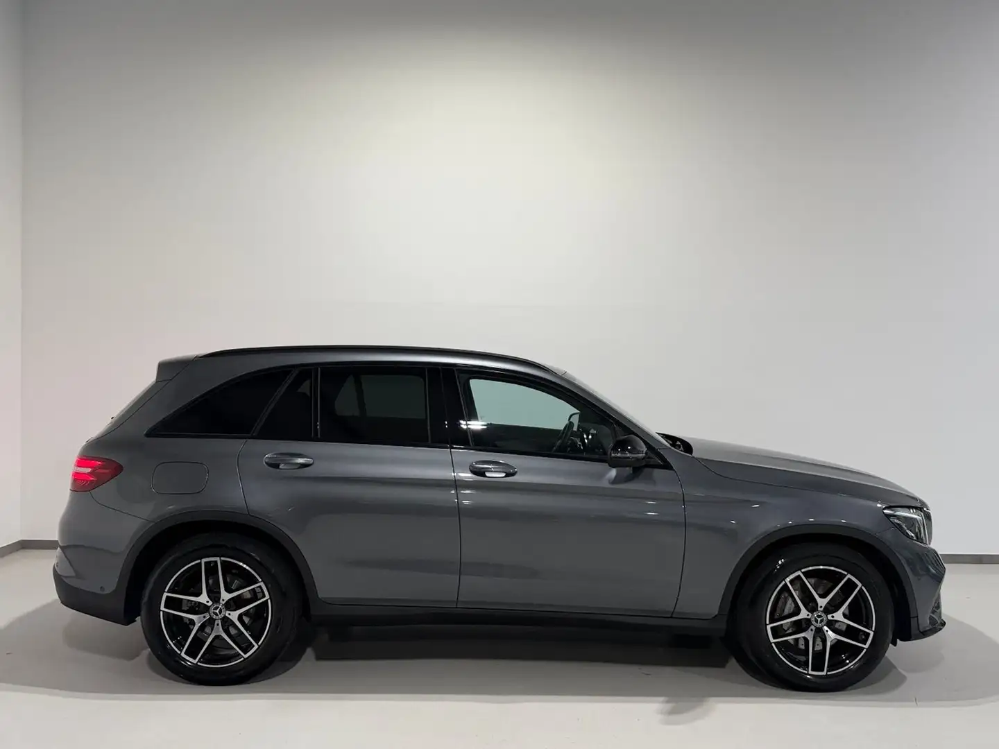Mercedes-Benz GLC 220 D 4M Aut/AMG-Sport/Navi/AHK/Totwinkel/LED Grau - 2
