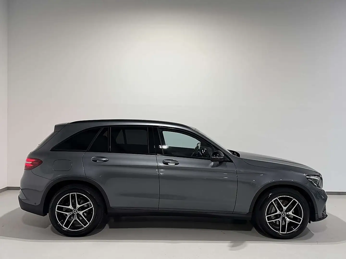 Mercedes-Benz GLC 220 D 4M Aut/AMG-Sport/Navi/AHK/Totwinkel/LED Grau - 2