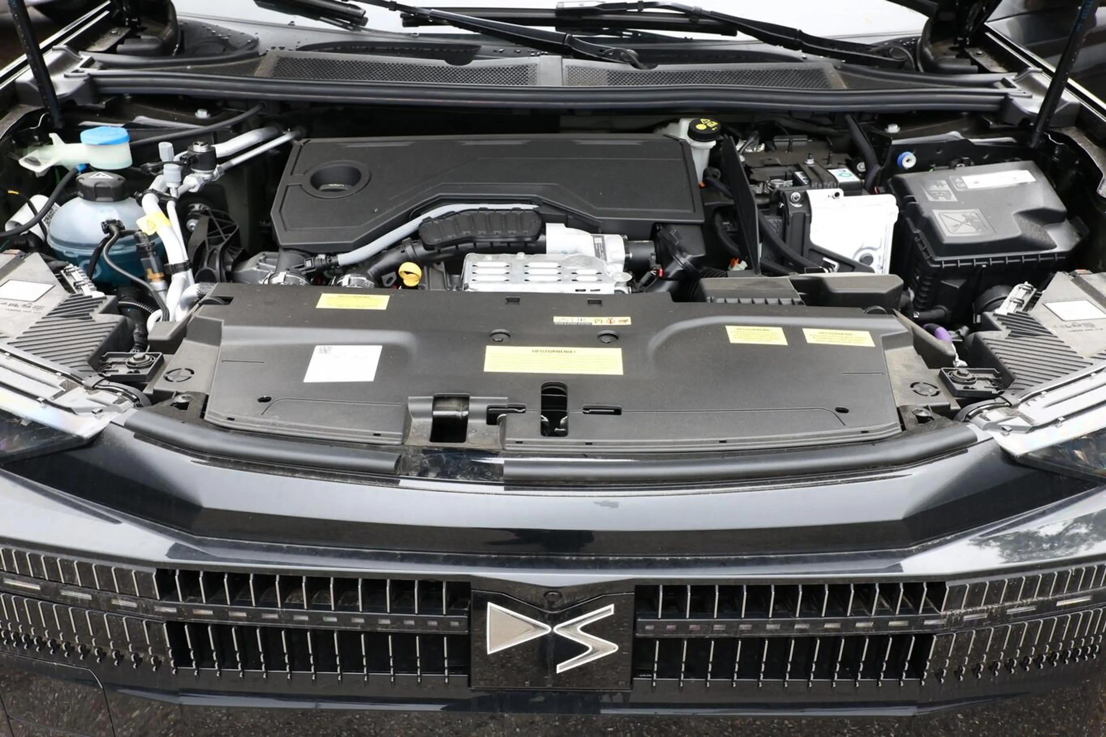DS Automobiles N°4 Performance Line Hybrid Massage eHK ACC Nav 100... — photo 12