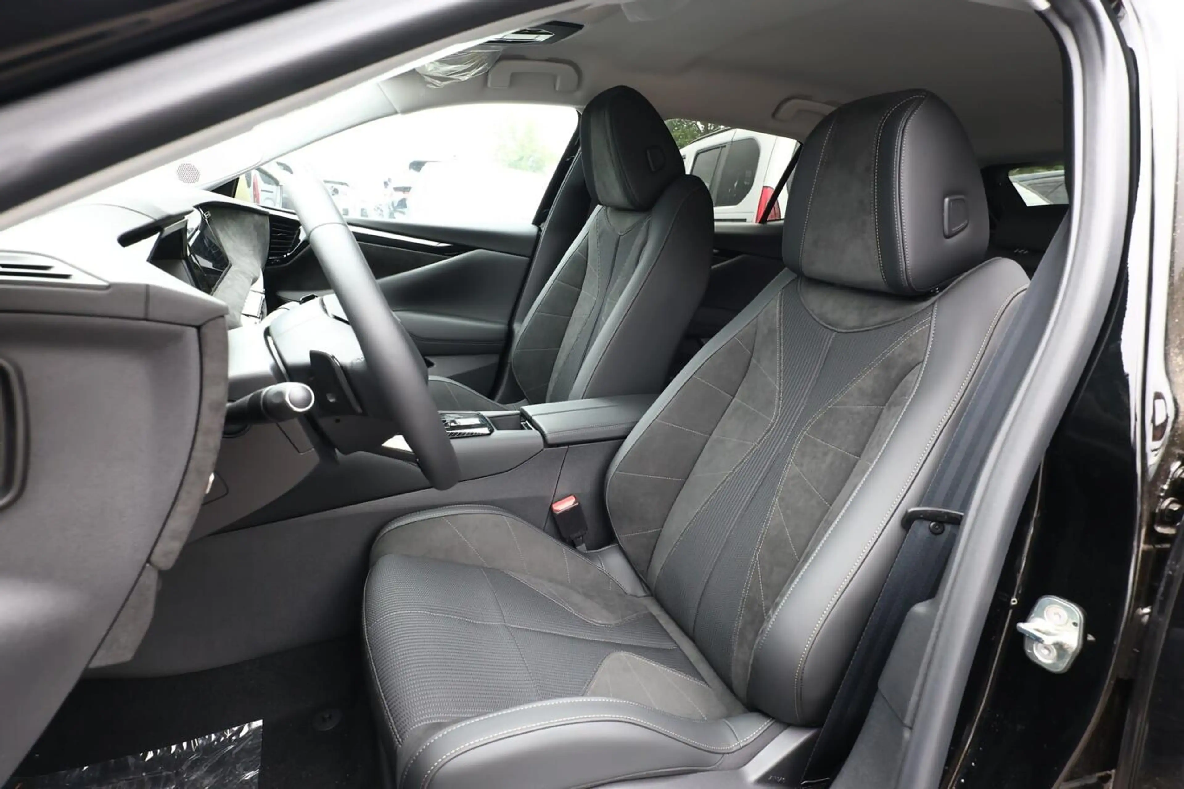 DS Automobiles N°4 Performance Line Hybrid Massage eHK ACC Nav 100... — photo 6
