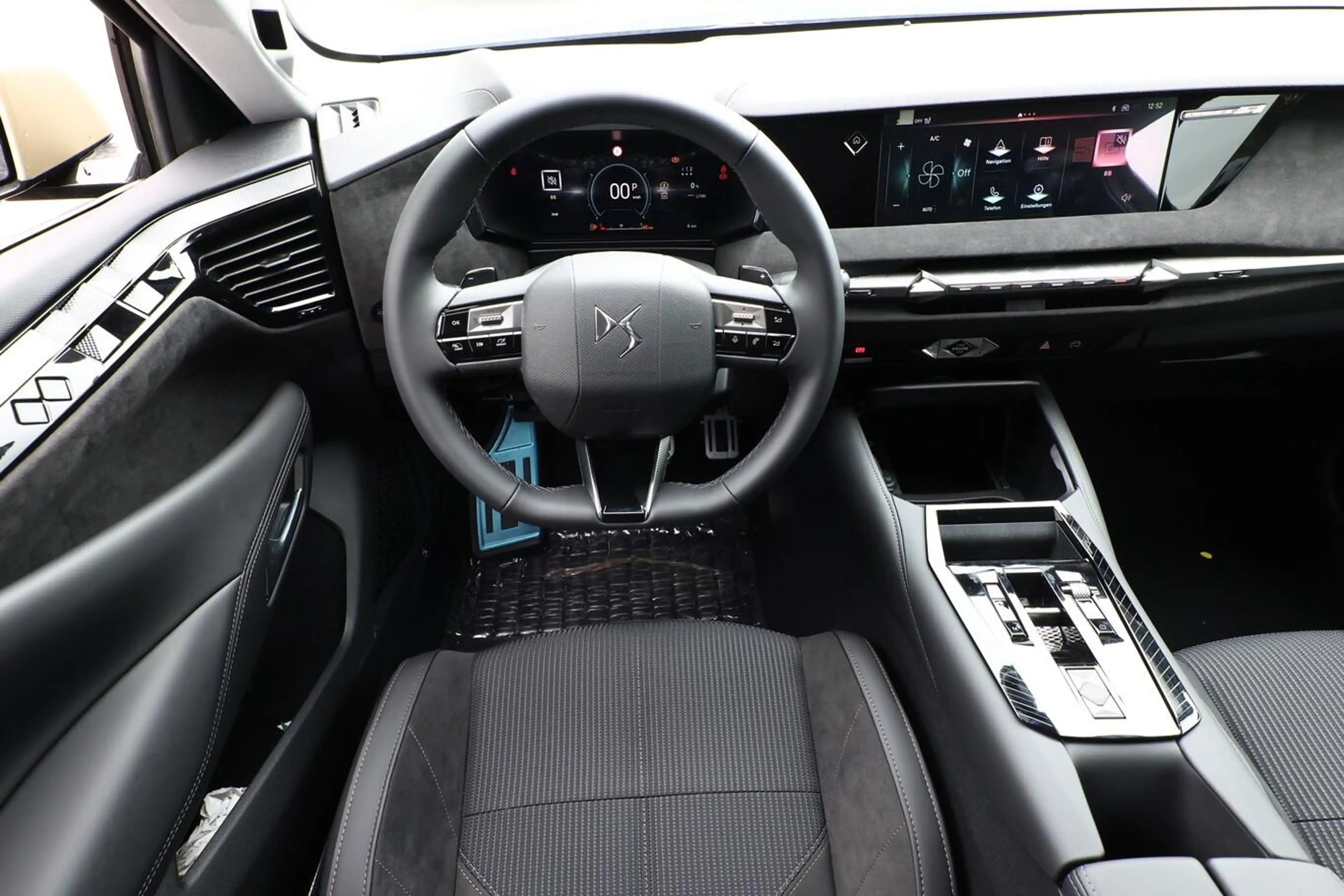 DS Automobiles N°4 Performance Line Hybrid Massage eHK ACC Nav 100... — photo 7