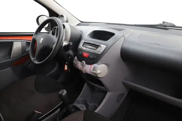 Peugeot 107 view 15