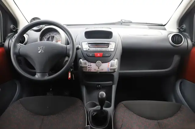 Peugeot 107 view 14