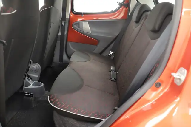 Peugeot 107 view 11