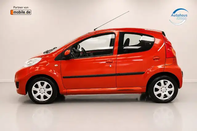 Peugeot 107 view 4