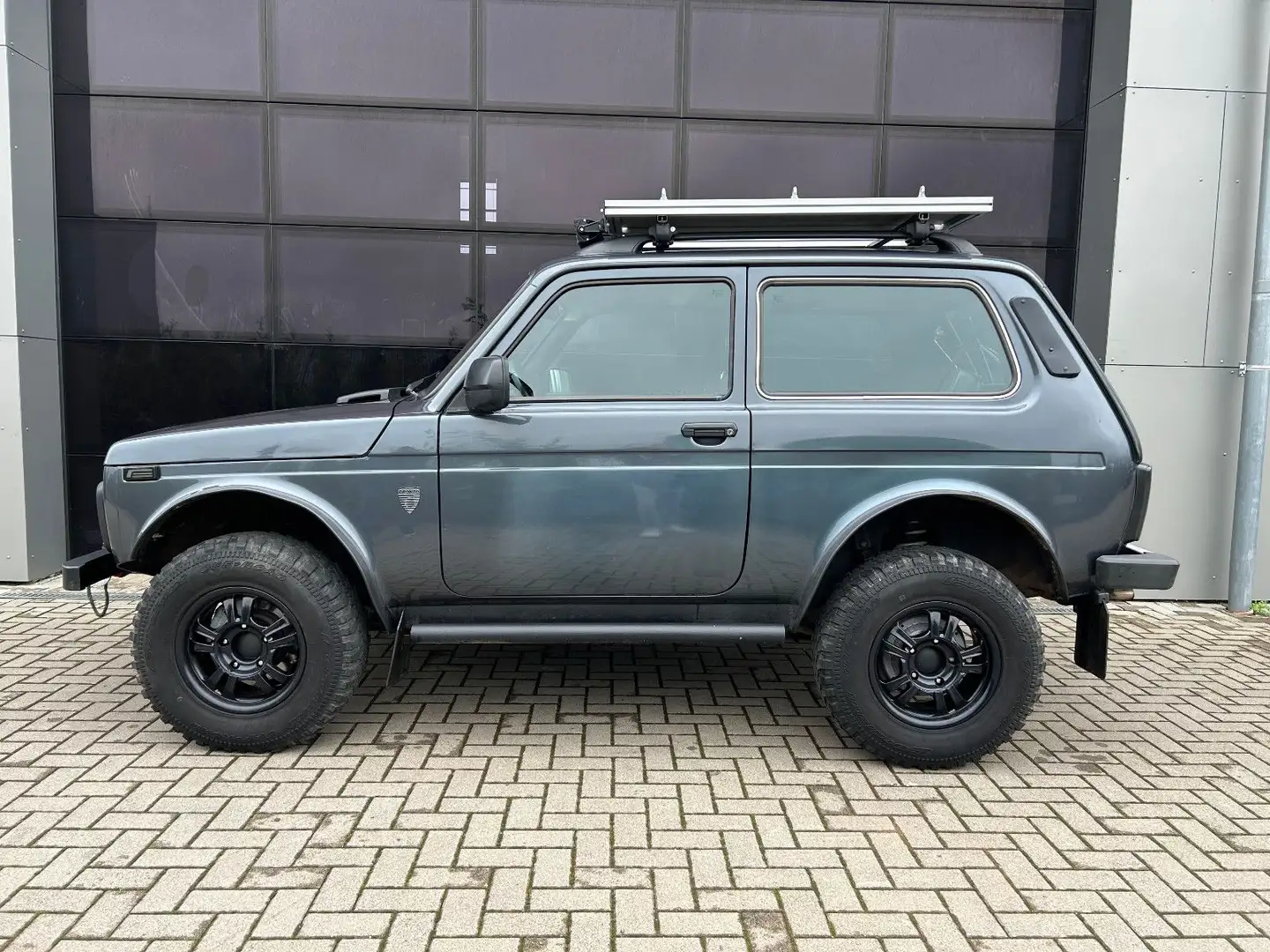 Lada Niva Bronto 1. Hd.|AHK|Seilwinde|elek.Fenst|LED Grau - 2