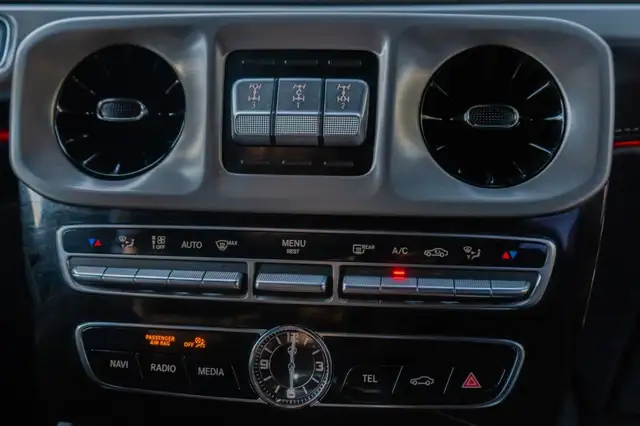 Mercedes-Benz G-Class view 17