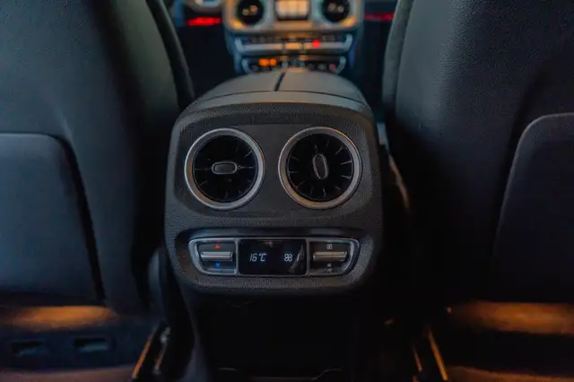 Mercedes-Benz G-Class view 24
