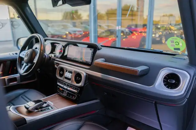 Mercedes-Benz G-Class view 27