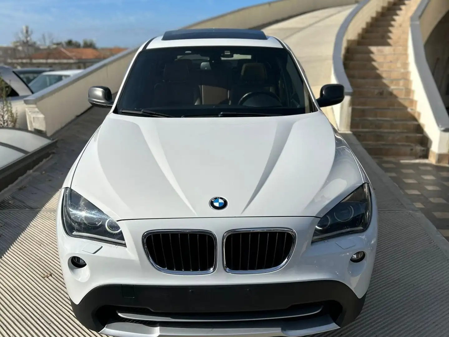BMW X1 xdrive23dA Futura White - 1