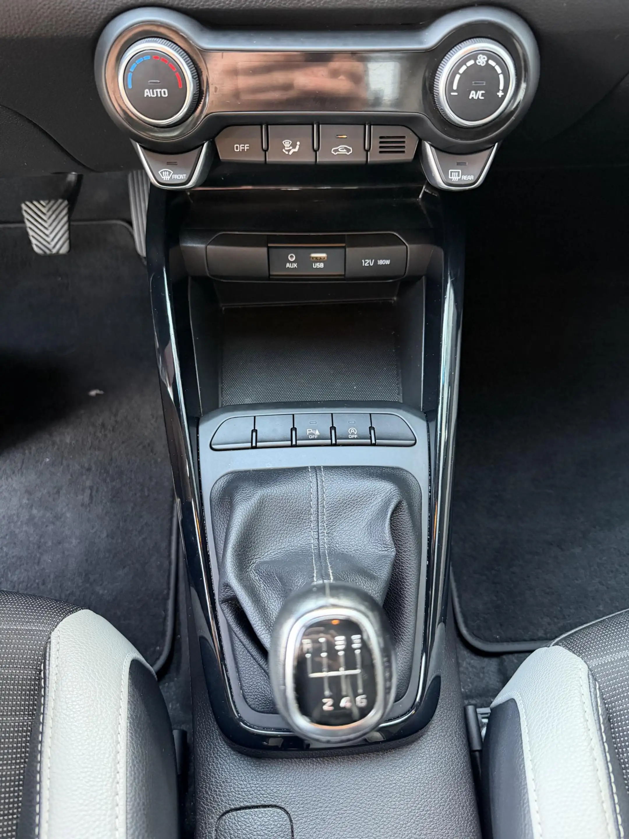 Kia Stonic 1.0 T-GDi DynamicPlusLine — photo 14