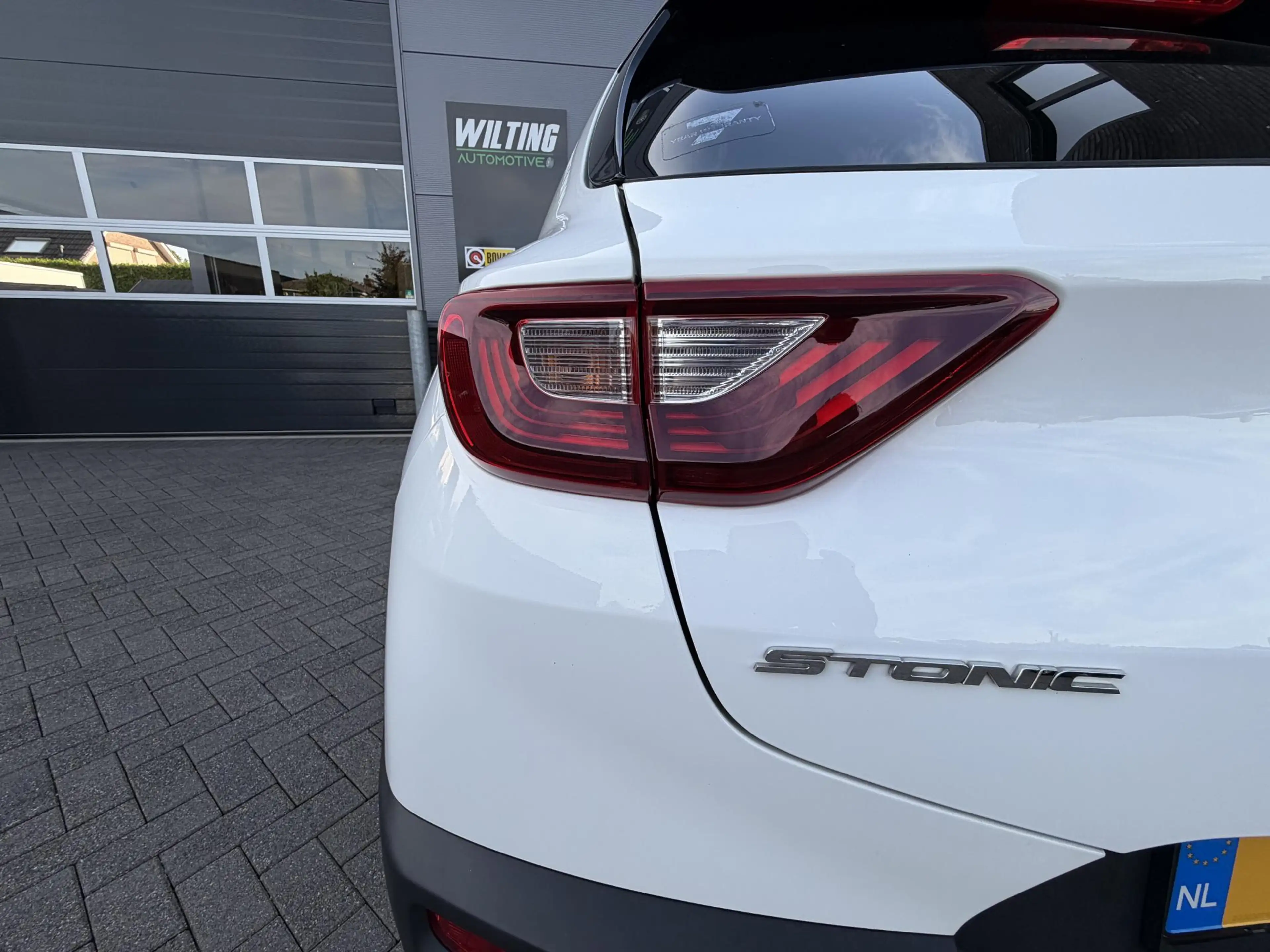 Kia Stonic 1.0 T-GDi DynamicPlusLine — photo 6