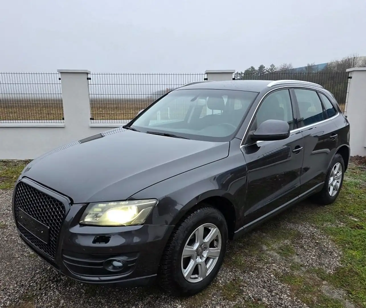 Audi Q5 2.0 TDI  Quattro Grau - 1